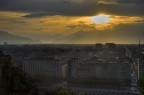 Un tramonto... neanche troppo bello!
Una semplice esposizione a forcella... -2EV 0EV +2EV

Un programma tutto da scoprire... Photomatix!
Un po' di pazienza...

Esercizi di stile per imparare a fare foto in HDR