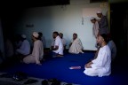 preghiera presso la moschea di via anelli