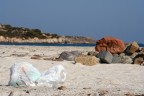 Per fortuna che sul sacchetto c'era scritto di rispettarla!!!
Questa foto l'ho scattata in una bellissima caletta della Corsica