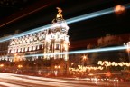 IL palazzo Metropoli di Madrid, immerso nelle luci della citt
