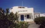 Mikonos  (foto scannerizzata) 
non so a voi ma a me ricorda la banca dei cartoni animati