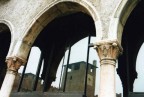 Castello scaligero (Verona) vista della torre con l'orologio attraverso il volto del porticato.
Giudizi, commenti e suggerimenti sono ben accetti