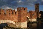 Castelvecchio di Verona
ritratto oggi tornando a casa
con la Ricoh Gr digital
nessun ritocco PS
salvo riduzione