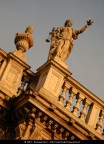 La fotografia  stata scattata con una macchina fotografica digitale. In un secondo momento  stata ritoccata a computer regolando la colorazione e riducendo il rumore dallo sfondo.

Soggetto: Statua della Giustizia al tramonto - Palazzo Madama - Torino

Tecnologia: Nikon Coolpix L5, Adobe Photoshop e ABSoft Neat Image