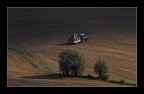 sigma 180, f, 7.1 - 1/250 scattata dalla fortezza di S.Leo, nel trattore 
l' amico Claudio.
la linea del fosso a mio parere, rende lo scatto pi armonioso del primo.