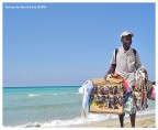 Senegalese su spiaggia in puglia