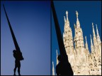 Estate 2007. In piazza Duomo a Milano viene esposta un'opera di Ivan Theimer. Sembrava quasi voler contribuire alla ristrutturazione della cattaedrale.