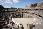 Per concludere l'osservazione del colosseo otto scatti dell'interno del colosseo.