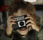 chi nn si ricorda la famosa MUPI S4 ??? 
la macchina fotografica giocattolo per eccellenza ... mi ricordo che c' era anche il videoproiettore mupi super8 pubblicizzato su topolino!