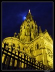 ecco a voi St. Finn Barre's Cathedral, con un cielo spettacolare che  faceva trapelare la luna...cosa rara per l'irlanda :)

Sotto con le critiche e i commenti!