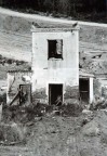 vecchia casetta di campagna a ridosso di un paesino costiero della Catalua.a questa casa sono legate vecchie leggende e dicerie di presunte apparizioni spiritiche.Io sono arrivato li,senza saperlo,propio qualche istante prima che fosse rasa al suolo.