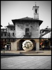 "Sfera" - Arnaldo Pomodoro - fiberglass;
Orta S. Giulio (NO)