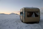 appena ho visto questa scena ho dovuto far fermare il mio amico e gettarmi nella neve per immortalarla come si deve...

(fortunatamente non c'era nessun lago ghiacciato attorno)

c&c sempre graditi

PS: solo una ritoccatina alla temp per eliminare il "celeste neve"