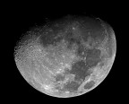 cari amici vi posto l'immagine della Luna scattata in data 05.02.2009 con Canon 400D, lunghezza focale 1800 mm, Tv 1/20, Av f/30, iso 100, in una serata dal seeing veramente eccezionale