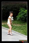 Guilin, CINA 2008.
Bambina nuda si nasconde!