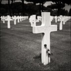 Cimitero militare americano a Nettuno.

Scansione da negativo elaborata con photoshop.