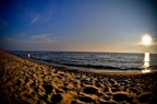 Marina di Vecchiano, ieri.D90 e nikkor 10,5 fisheye

500 iso
1/320"
f22

sono i miei primi esperimenti di street, di controluce e di postwork...tutti concentrati in un'immagine.criticate numerosi