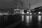 Tipicissima veduta notturna di Piazza San Pietro, Roma.
Ho provato il mio bianconero.