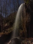 a causa delle condizioni atmosferiche(cielo coperto) era da un p che rimandavo questo scatto, finalmente il 19 febbraio scorso in concomitanza con il plenilunio sono andato a notte fonda in questo luogo di montagna dove vi sono ruscelli e cascate, lo scopo era riprendere la cascata con la sola illuminazione della luna piena, allego anche i dati exif 
Model E-510 
Date/time original 20/02/2011 02:12:00 
Exposure time 60 s 
F-number f/3.5 
ISO speed ratings ISO 400 
Focal length 14 mm