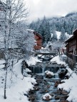 Panorama invernale di Canazei in provincia di Trento. Giornata freddissima, situazione che penso si percepisca anche dalla foto, o almeno  questo il senso che volevo dargli.
Exposure Time = 1/5"
F Number = F14
Exposure Program = Aperture priority
ISO Speed Ratings = 640
Focal Length = 18 - 70@18mm