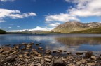 Lago irlandese sulla strada per Kylemore Abbey

Dati di ripresa:

Nikon D50 + Nikkor 18-105 VR + filtro polarizzatore;
ISO 200;
18mm;
f22;
-0.5 EV;
1/15 (con VR abilitato)