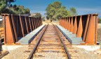 Ho appena terminato di costruire un ponte ferroviario in acciaio COR-TEN sulla linea ferroviaria del Sud Est a Martina Franca (TA)