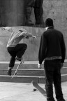 In centro a Torino.. dietro al Castello.. giovani skaters si confrontano..