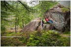 nic mentre prova slim bastard. un 7b/c effettivamente bastard al rifugio barbara... uno delle aree estive pi belle che ci sono!!peccato che ho avuto giusto il tempo di fare due prove che il masso  stato invaso da mille climber e ho rititrato il tutto...ma tanto torno ;)