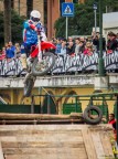 Foto scattata in una gara di enduro su spiaggia f/5.6 1/1000 iso 100 canon 55-250mm. Come vi sembra? (quel cartello pedonale vi giuro che lo odio..stavo pensando di clonarlo :) )