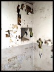 angolo di una cella del vecchio carcere di S.Agata in Bergamo Allta, decorato con erotico "storico"