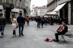 Trieste, musicista in strada