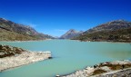 Laghetto glaciale fotografato dal trenino rosso del Bernina