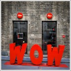 Il "WOW" non centrava con il Leica Store, ma laccostamento ci pu stare