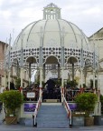 Modugno, 24/09/2016. Il direttore  dirige la sua orchestra sistemata su una cassa armonica durante i festeggiamenti del santo patrono.
Quasi tutte le domeniche da giugno ad ottobre si svolgono le feste patronali nei vari comuni della Puglia.