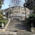 Trieste.Il parco S.Michele,riservato particolarmente ai bambini, che si estende a terrazzamenti tra la zona alta di S.Giusto ed il centro storico fu realizzato negli anni 1952-53 dalla SELAD,Sezione Lavoro Aiuto ai Disoccupati, lorganismo voluto dal Governo militare alleato per alleviare la disoccupazione della Trieste dell'immediato dopoguerra.