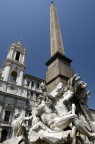 Una foto scattata a piazza Navona la settimana scorsa.
Ho giocherellato un po' con la prospettiva, poi ho fatto un po' di fatica a trovare un'inquadratura che escludesse le impalcature...
Cosi' a naso direi che ho tagliato il piede della statua e forse ci andava un po' piu' di cielo...
Commenti e critiche sono ben accetti :)