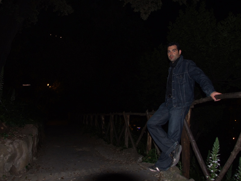1.60 sec - f2.8 - 100ISO - con flash.jpg