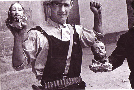 DAVID SEYMOUR saccheggio di una chiesa Barcellona 1936 0003.JPG