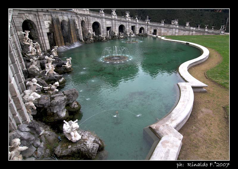 ReggiaC_Fontana_up_rid.jpg