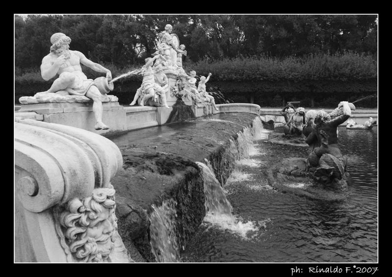 ReggiaC_statue_BN_rid.jpg