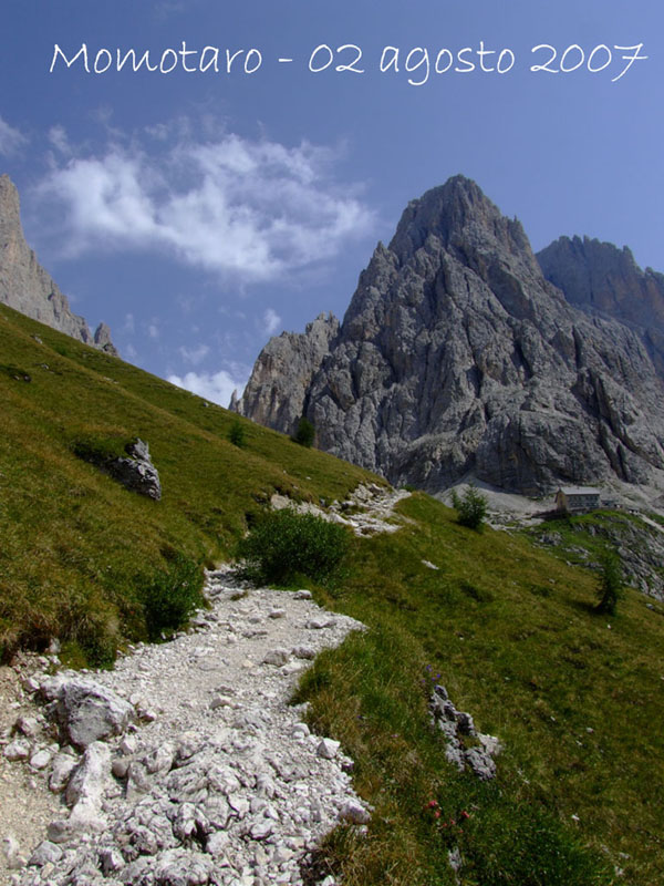 sentiero verso il Rifugio Vicenza - Sassolungo2.jpg