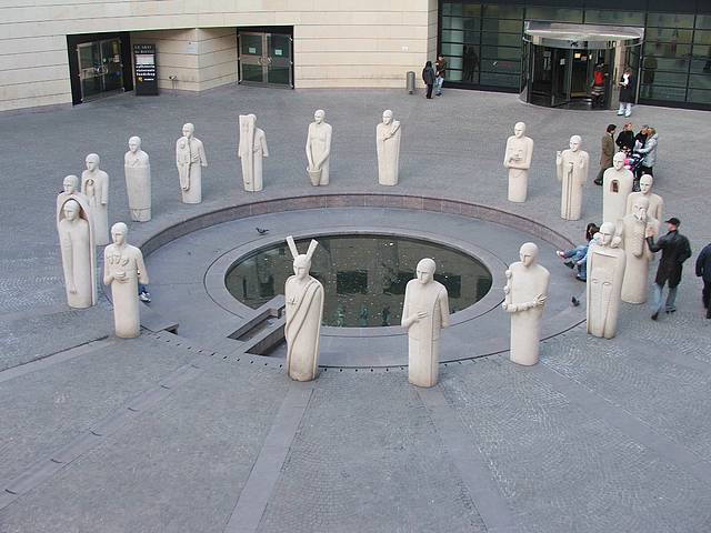 statuetotale.jpg