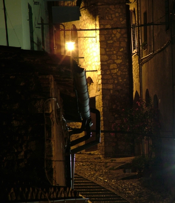 borgo di notte