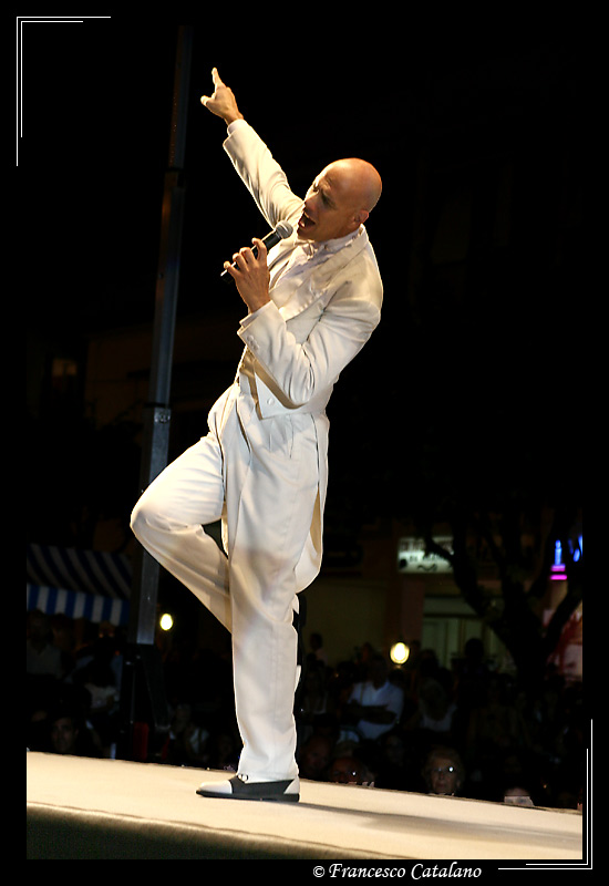Cantante in frak