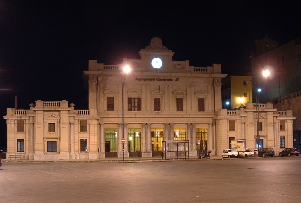 La stazione di notte
