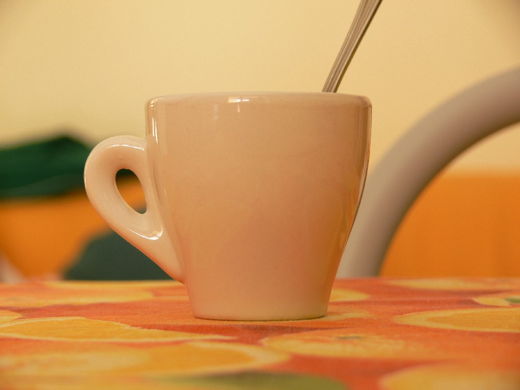 Una tazza di caff...?
