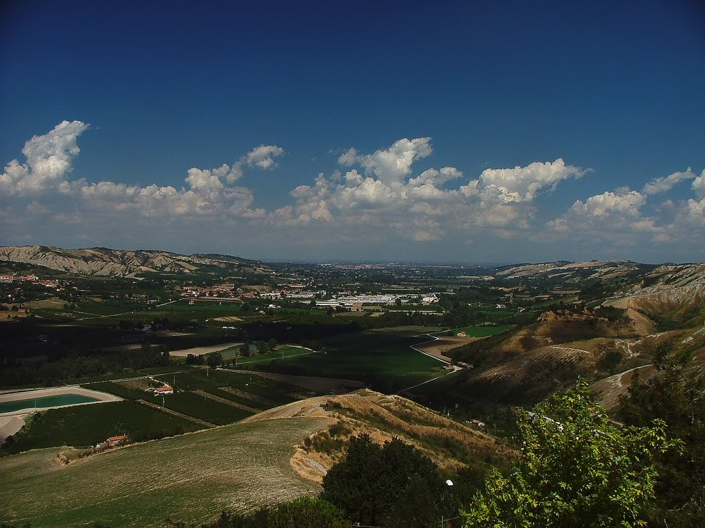 Imola in lontananza