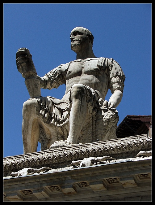 Statua