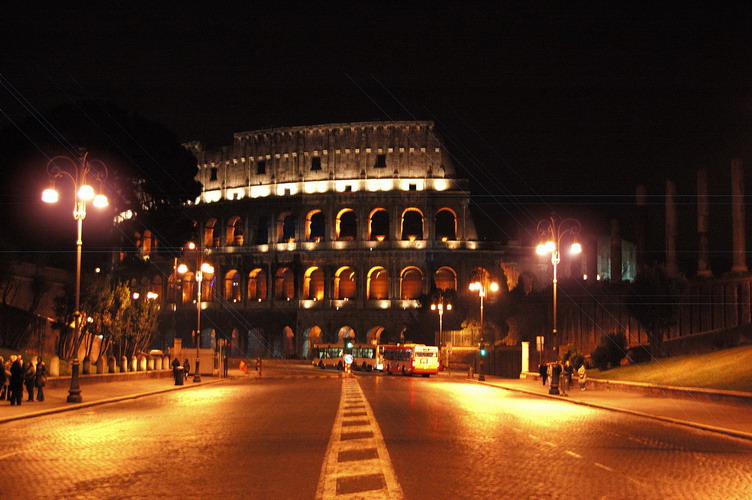 Colosseo by night