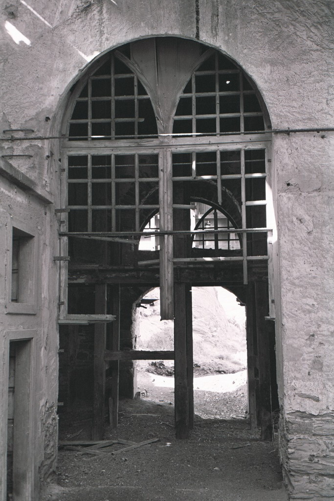 Argentiera, finestrone del pozzo Podest.